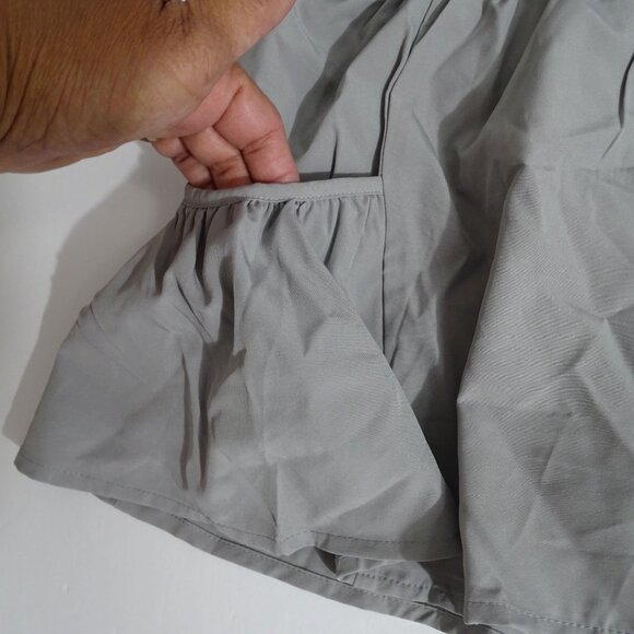 Cueply Gray Elastic Waist Ruffle Hem Shorts Women Size S With Side Pockets NEW - Picture 2 of 9